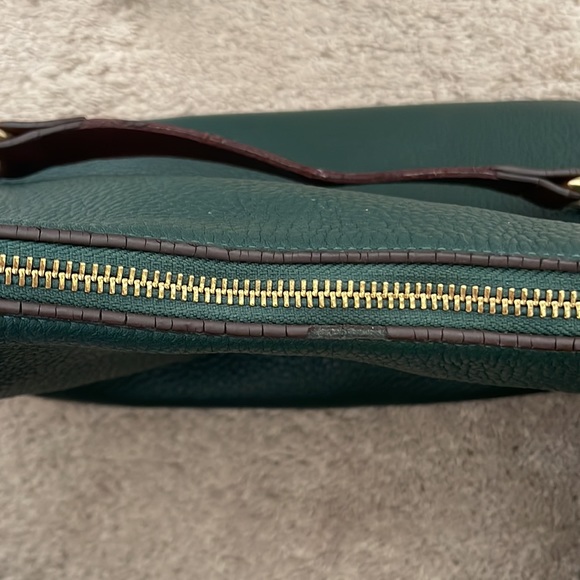 Isaac Mizrahi dark green leather purse 👜 - Picture 5 of 6